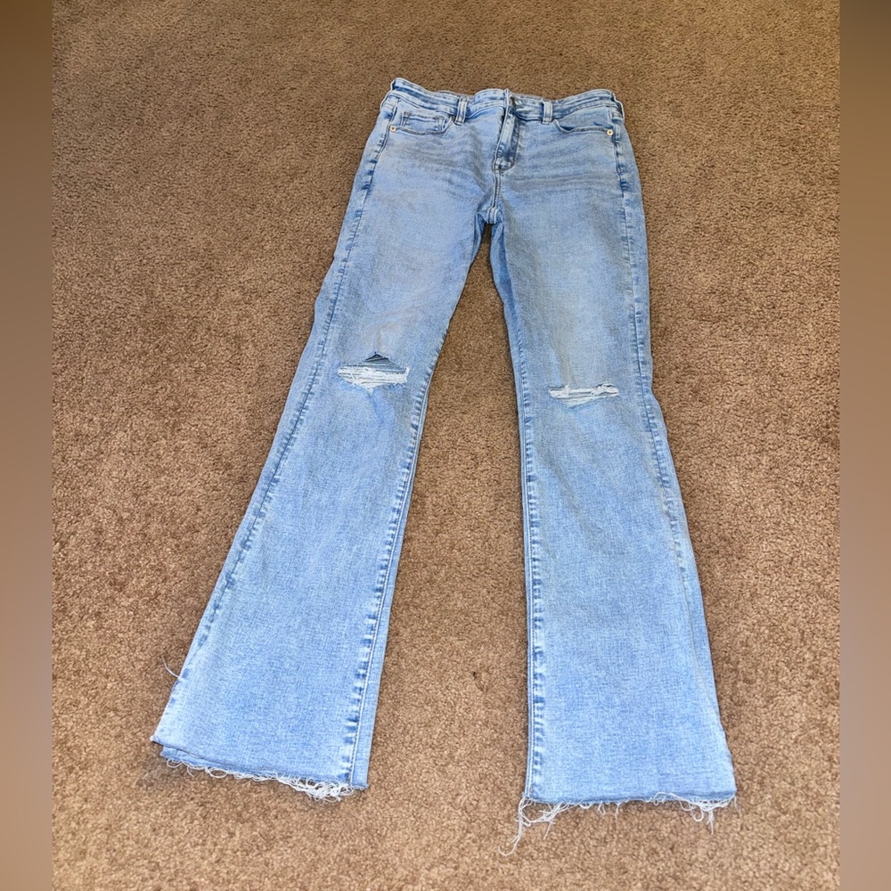 American Eagle Outfitters Light Wash Cropped Jeans - Picture 2 of 10